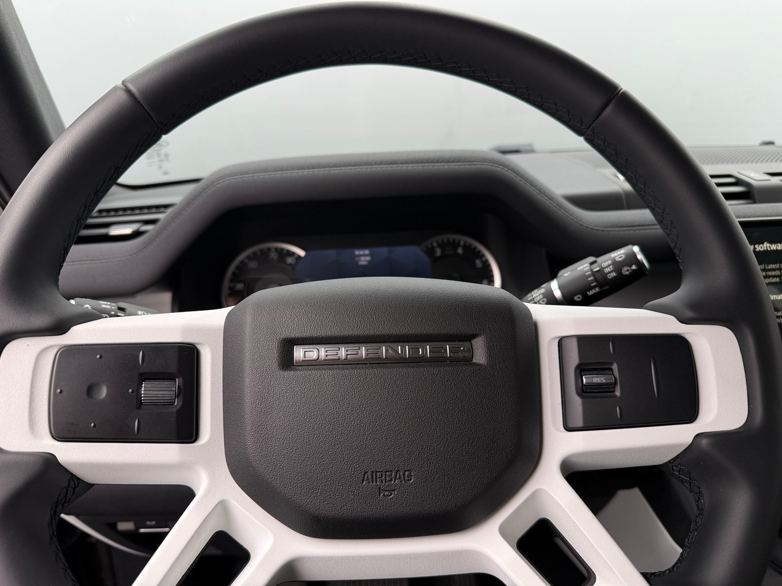 Thumbnail: 2023 Land Rover Defender - 4