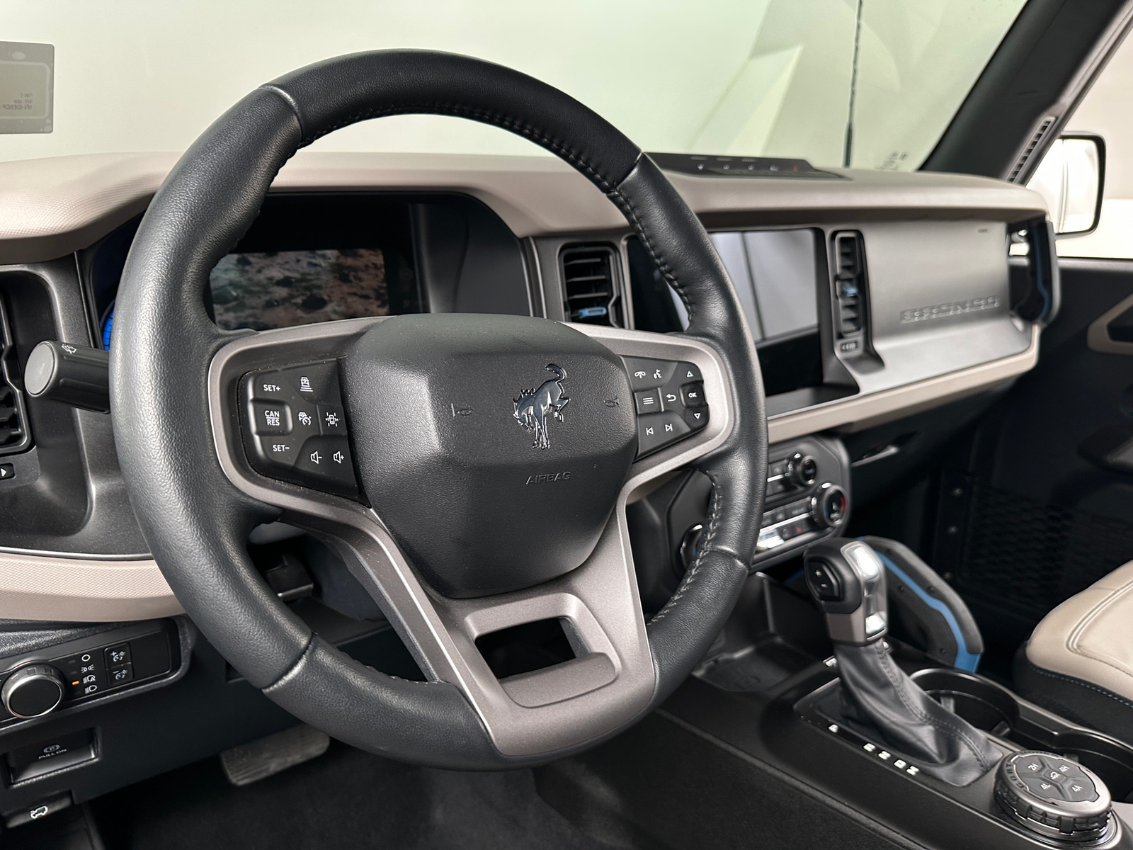 Thumbnail: 2022 Ford Bronco - 4