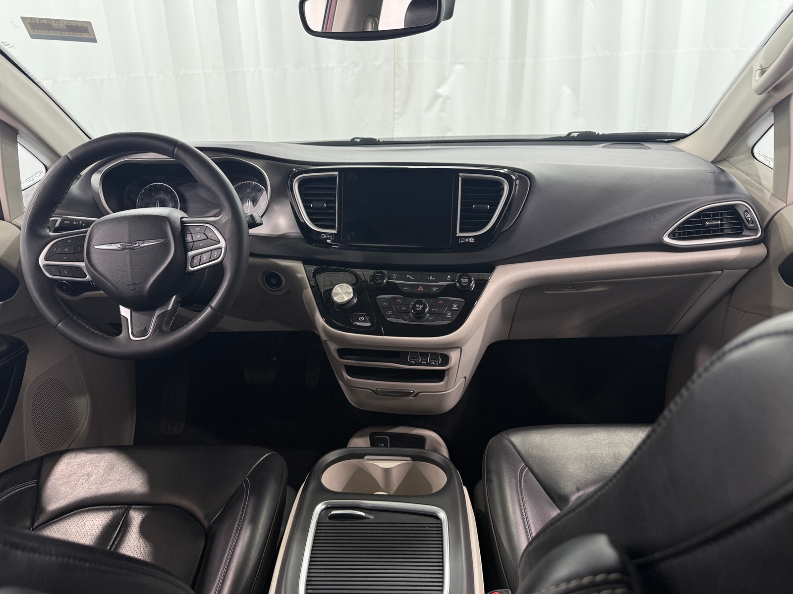 Thumbnail: 2023 Chrysler Pacifica - 2