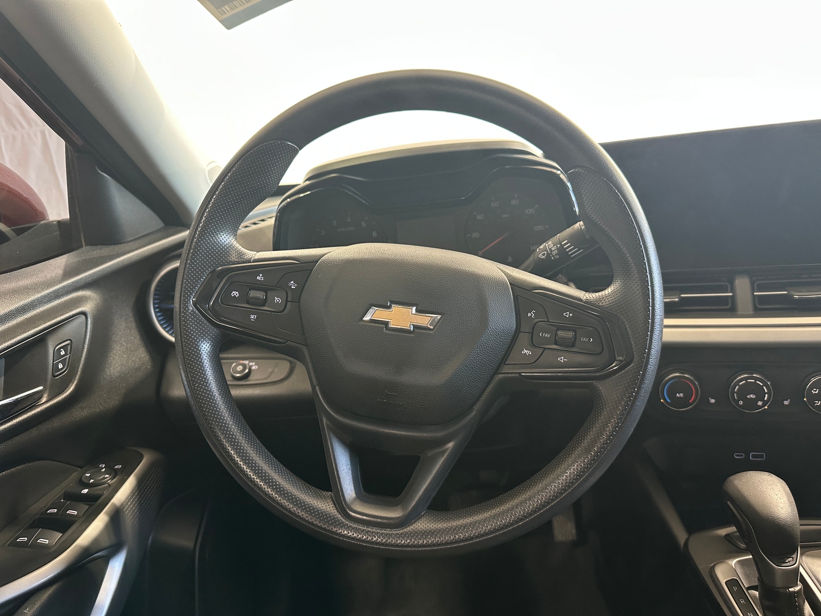 Thumbnail: 2024 Chevrolet Trax - 5