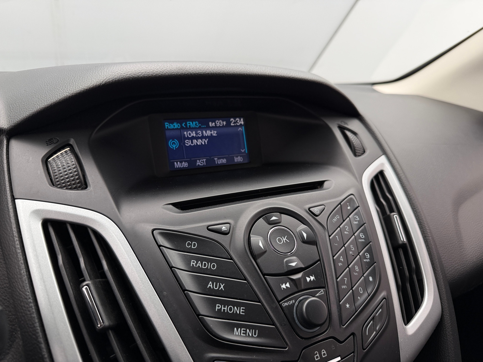 Thumbnail: 2013 Ford Focus - 4