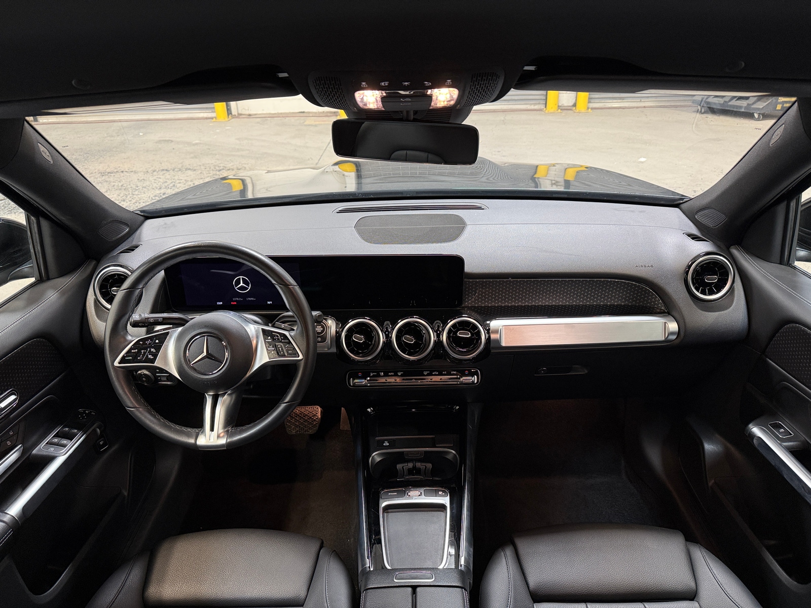 Thumbnail: 2025 Mercedes-Benz GLB - 2