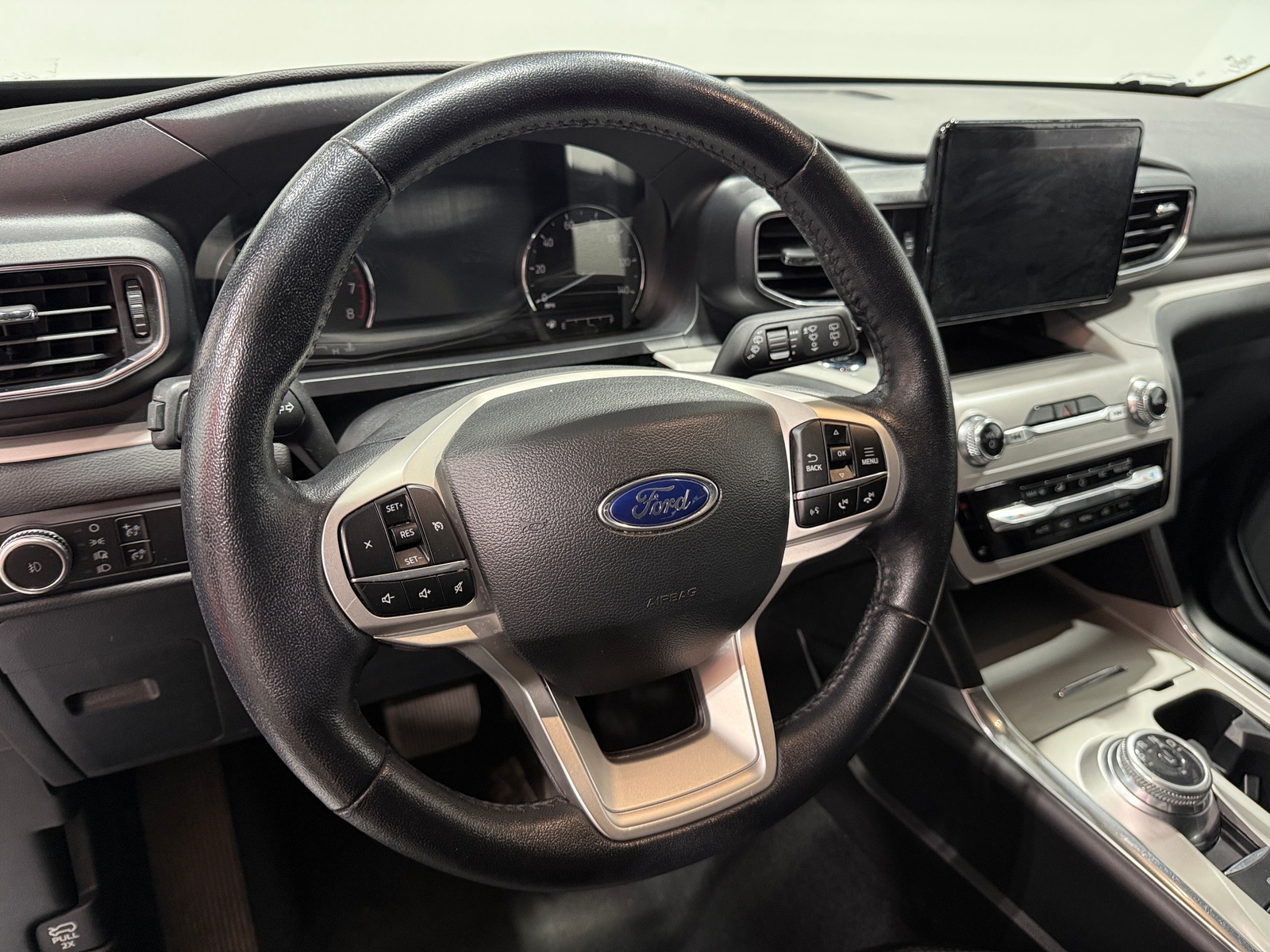 Thumbnail: 2023 Ford Explorer - 4