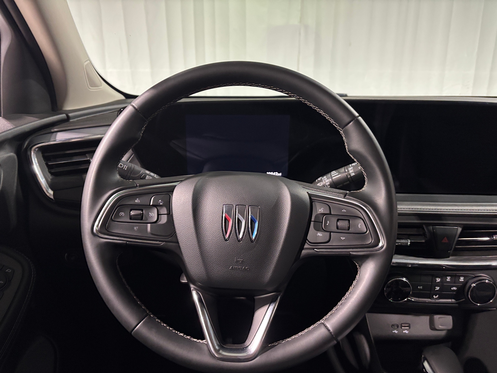 Thumbnail: 2025 Buick Encore GX - 4