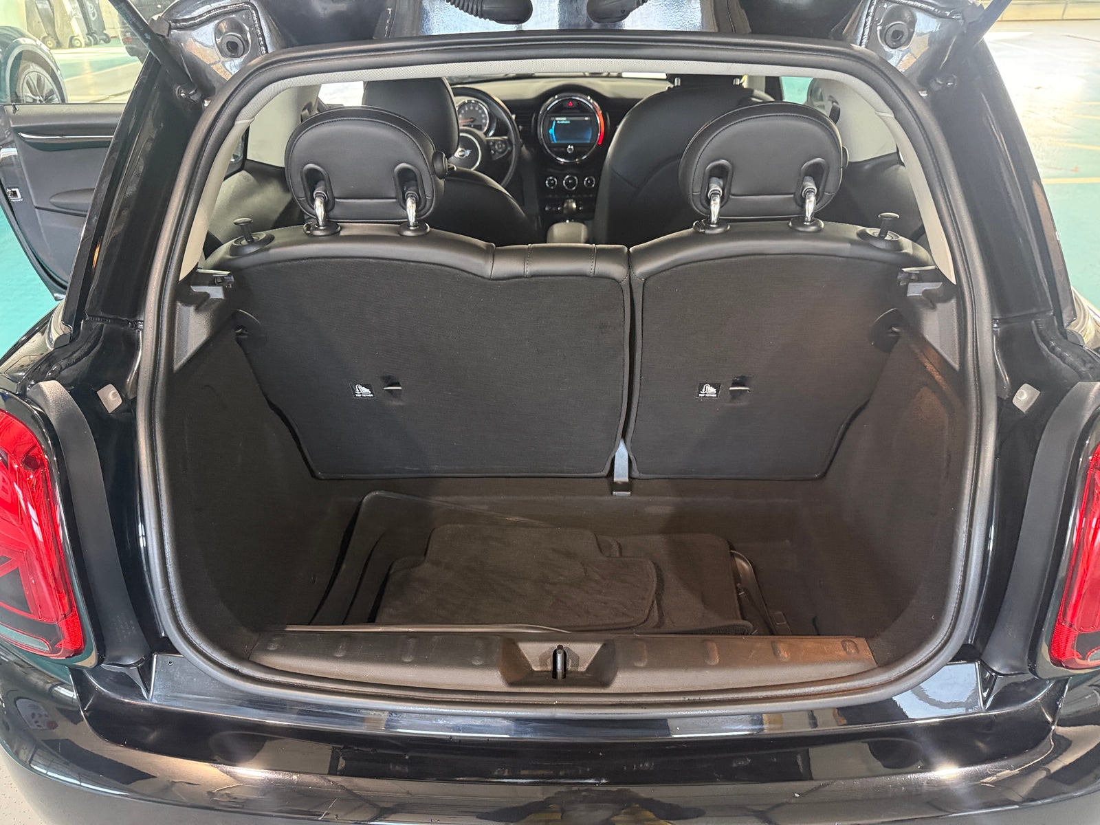 Thumbnail: 2019 MINI Cooper Hardtop - 6