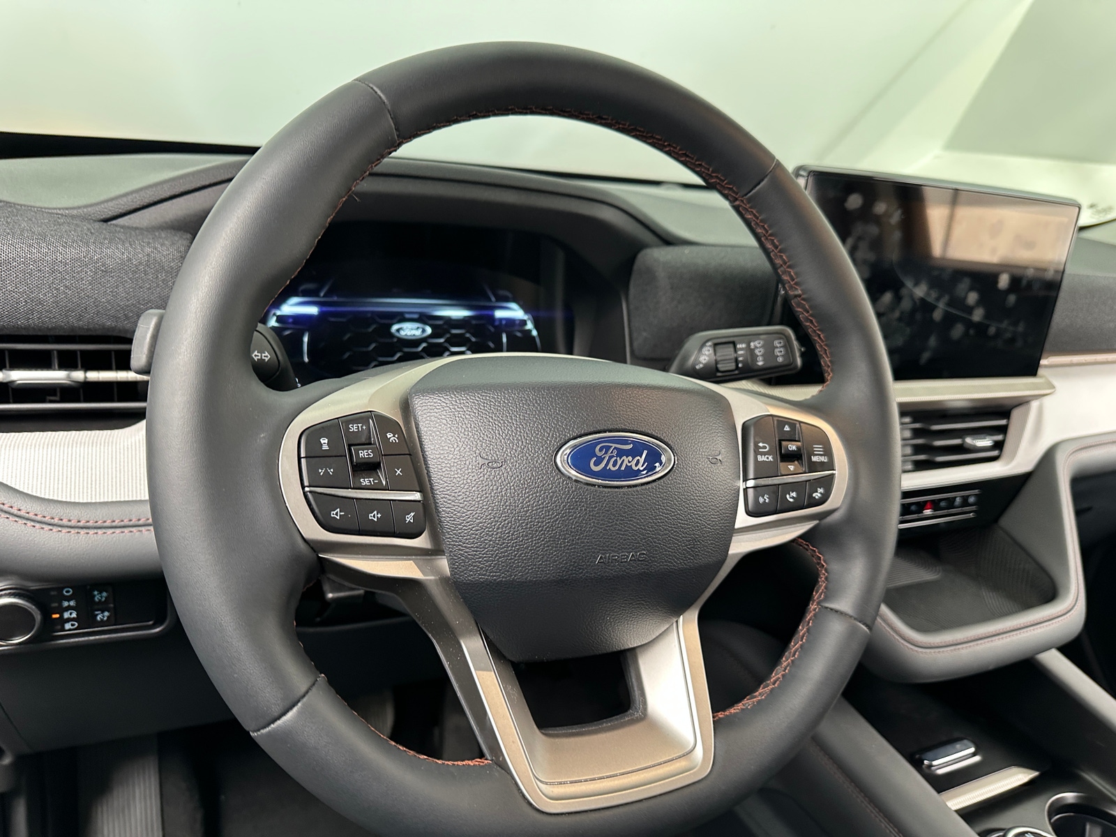 Thumbnail: 2025 Ford Explorer - 5