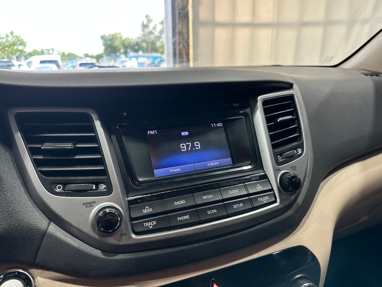 Thumbnail: 2016 Hyundai Tucson - 4