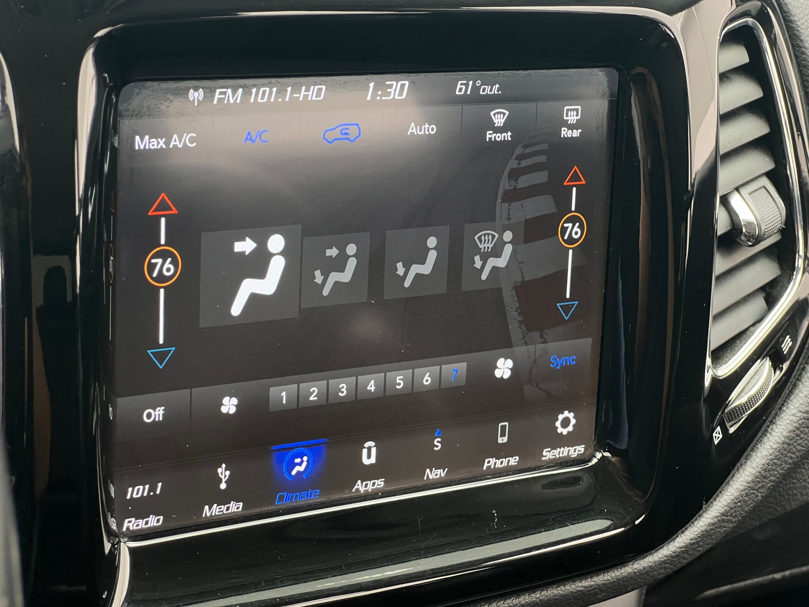 Thumbnail: 2019 Jeep Compass - 4