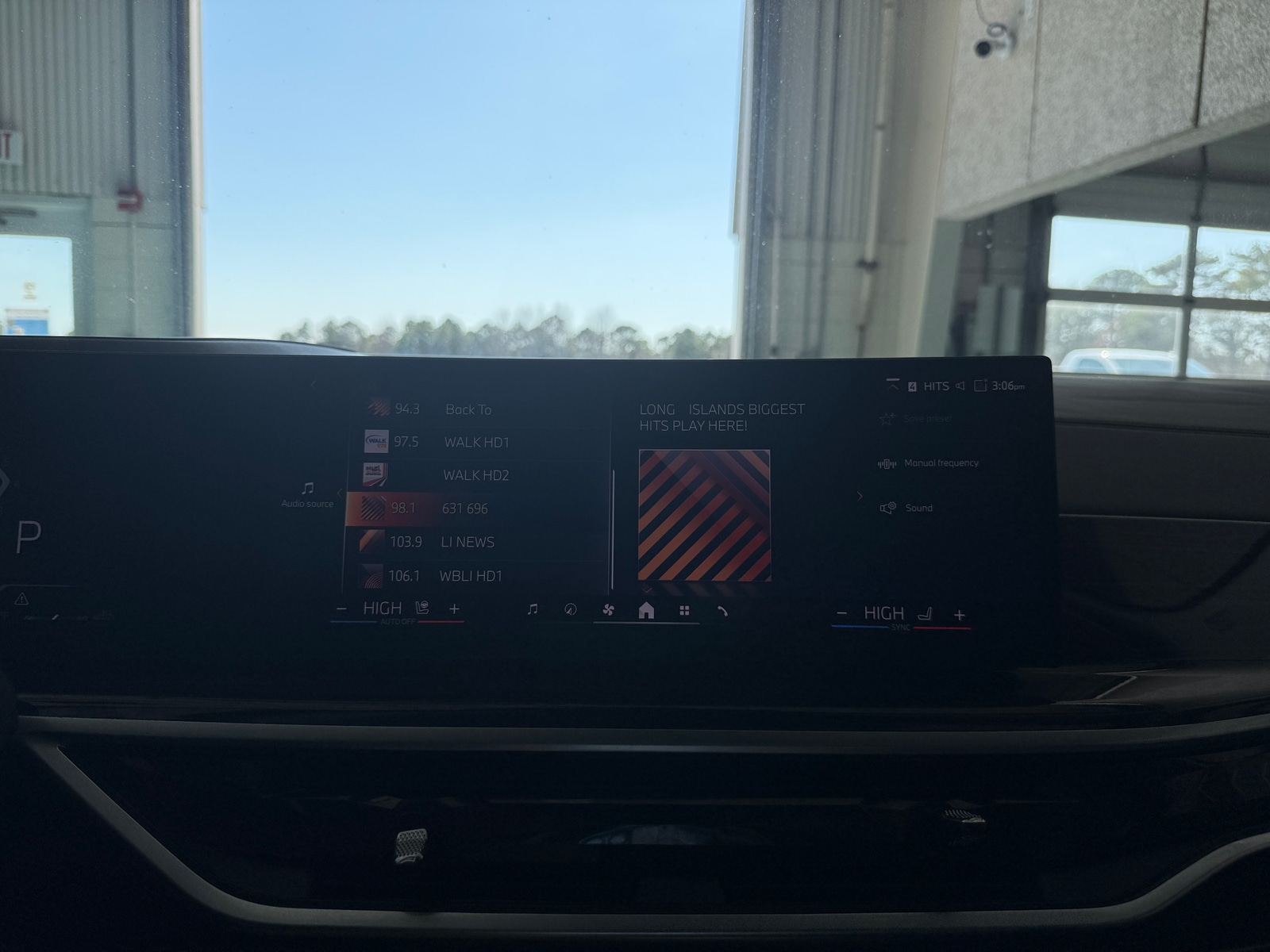 Thumbnail: 2024 BMW X7 - 3