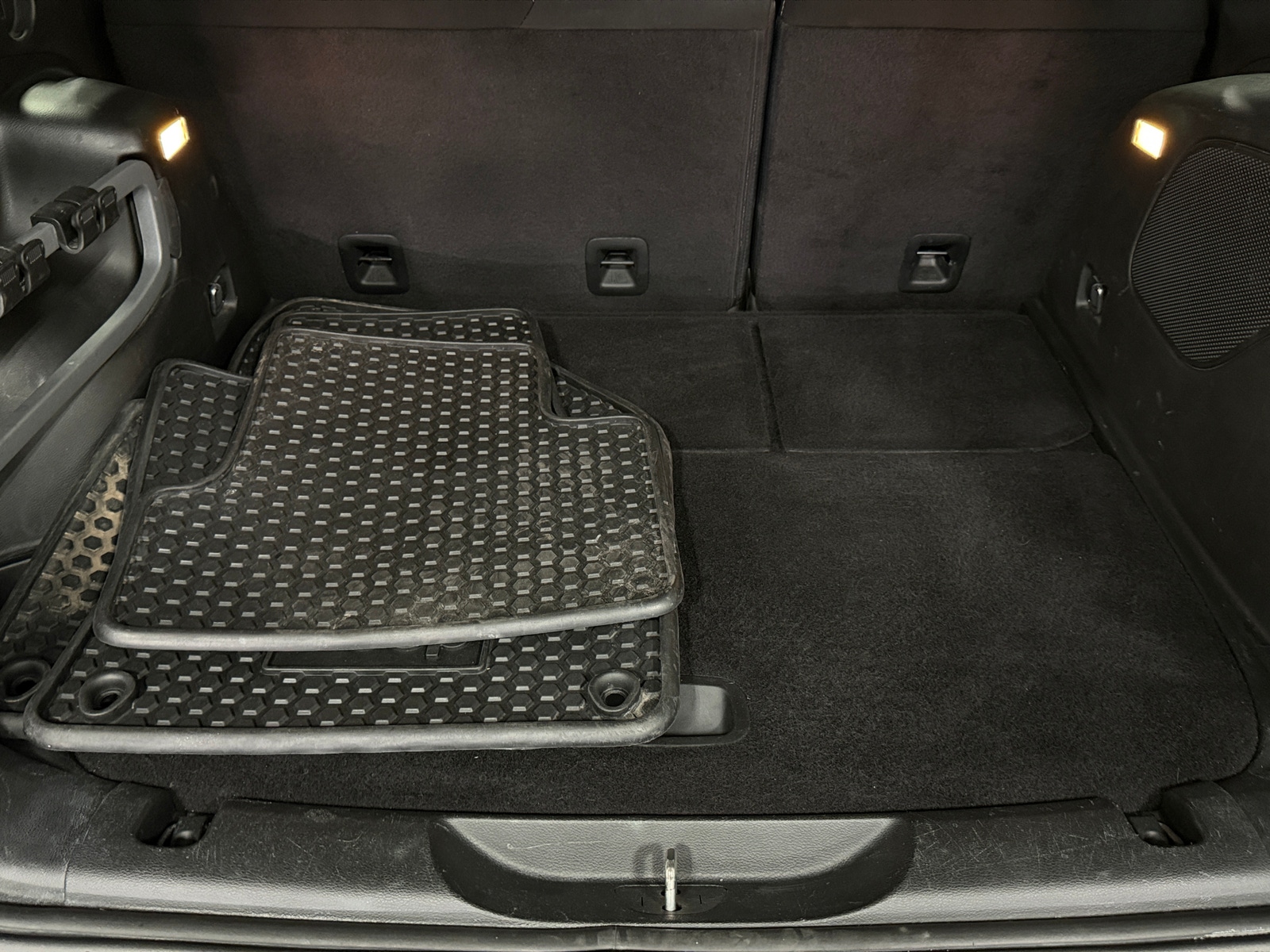 Thumbnail: 2017 Jeep Cherokee - 7