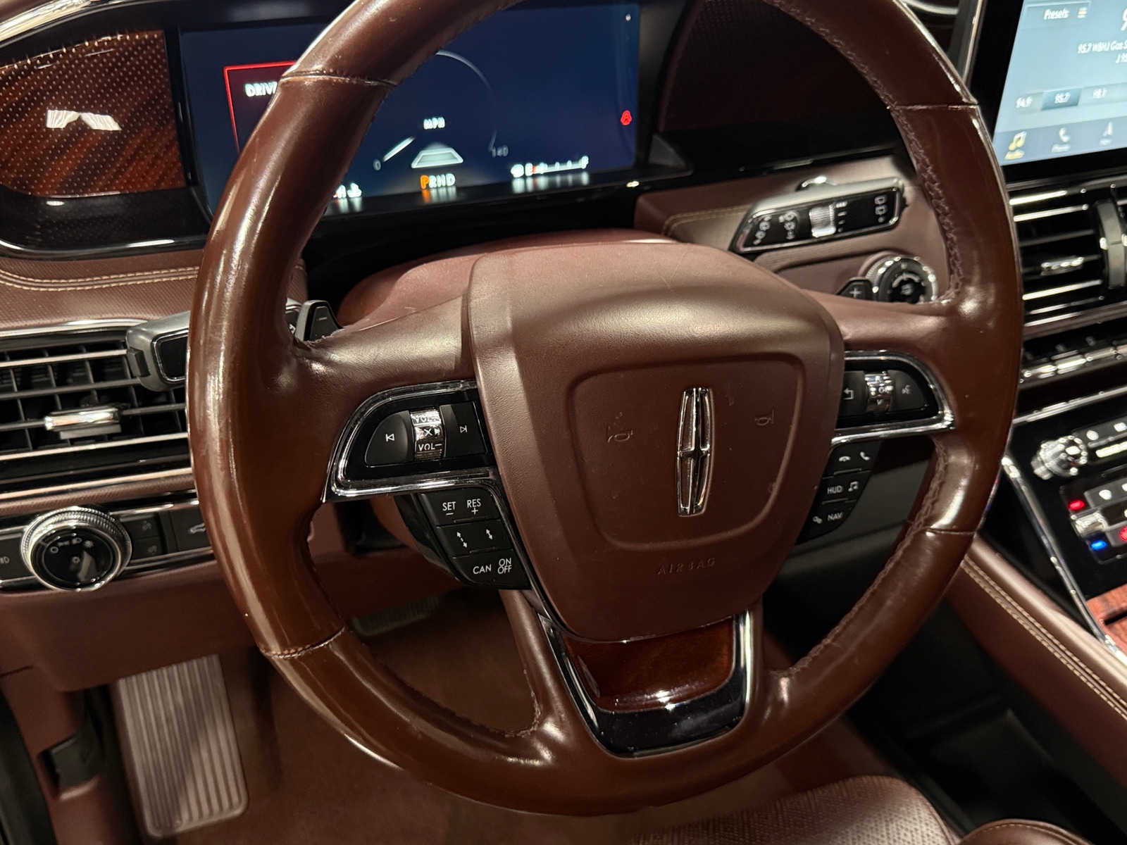 Thumbnail: 2019 Lincoln Navigator L - 4