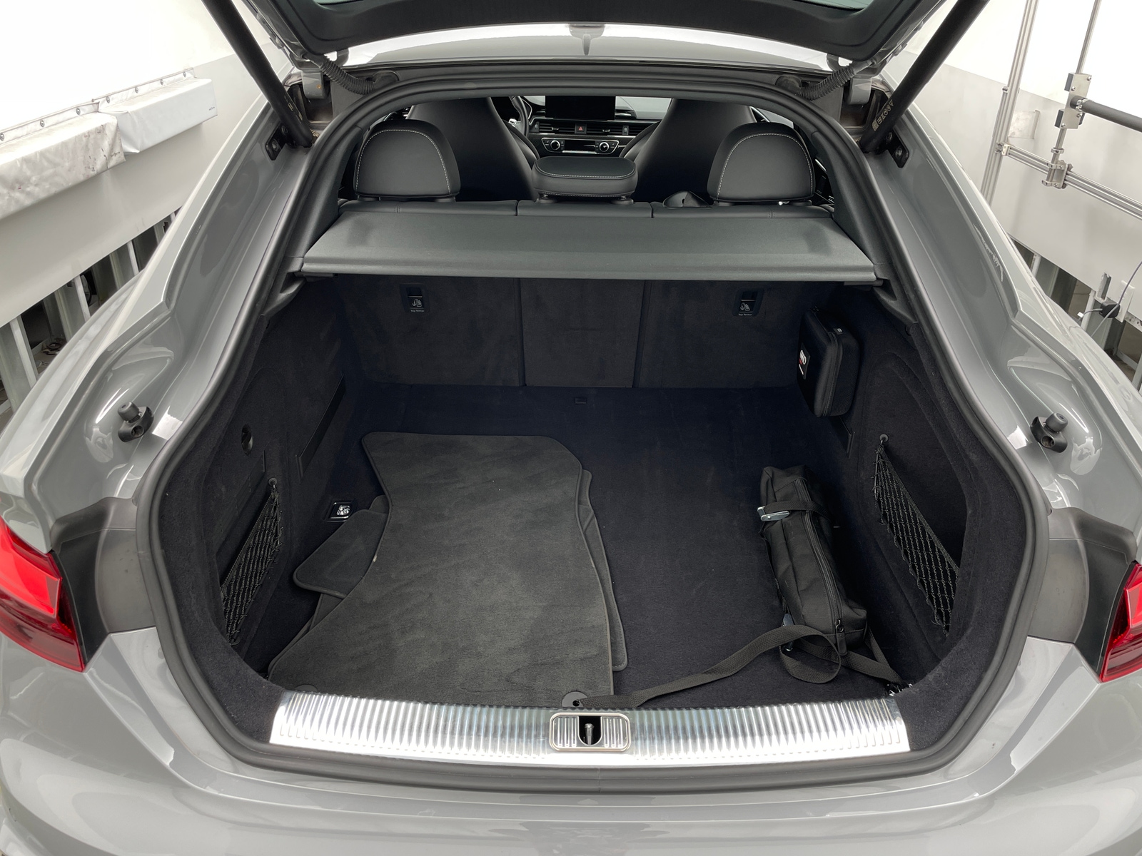 Thumbnail: 2021 Audi RS 5 - 6