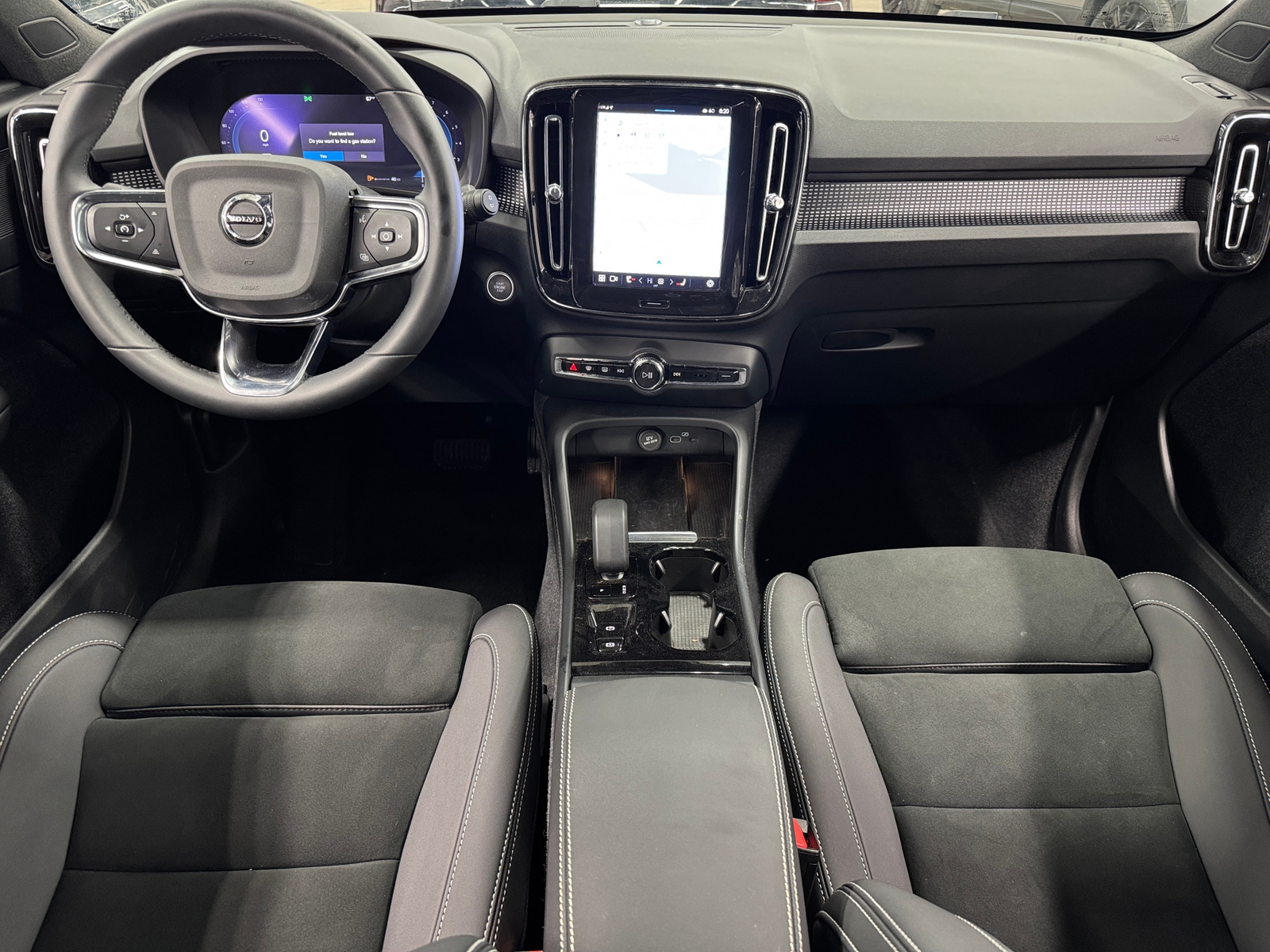 Thumbnail: 2024 Volvo XC40 - 3