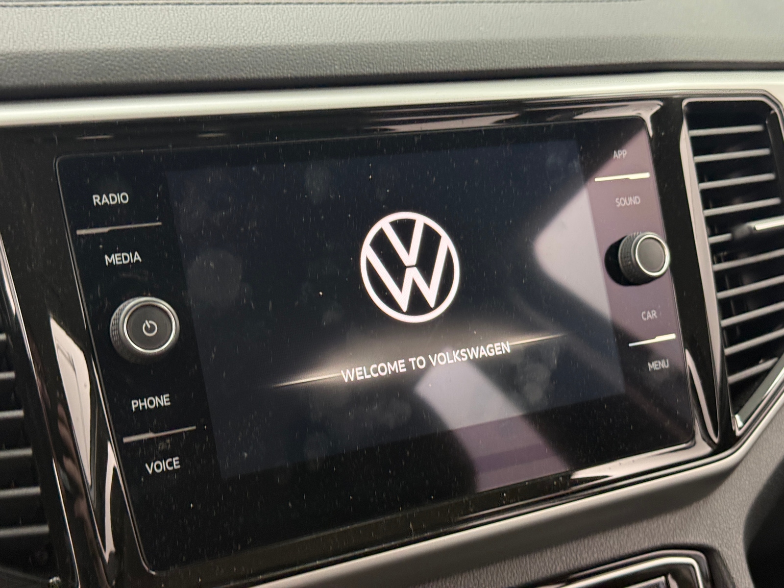 Thumbnail: 2023 Volkswagen Atlas - 3