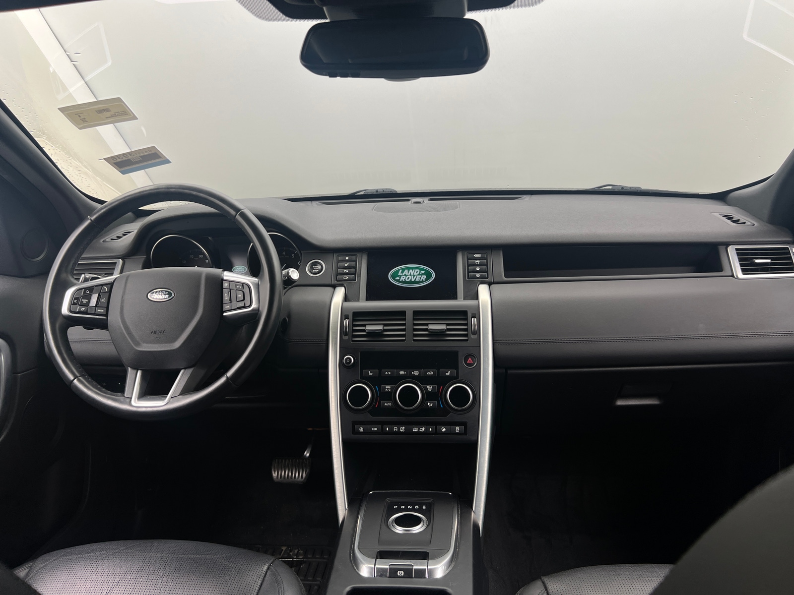 Thumbnail: 2019 Land Rover Discovery Sport - 2