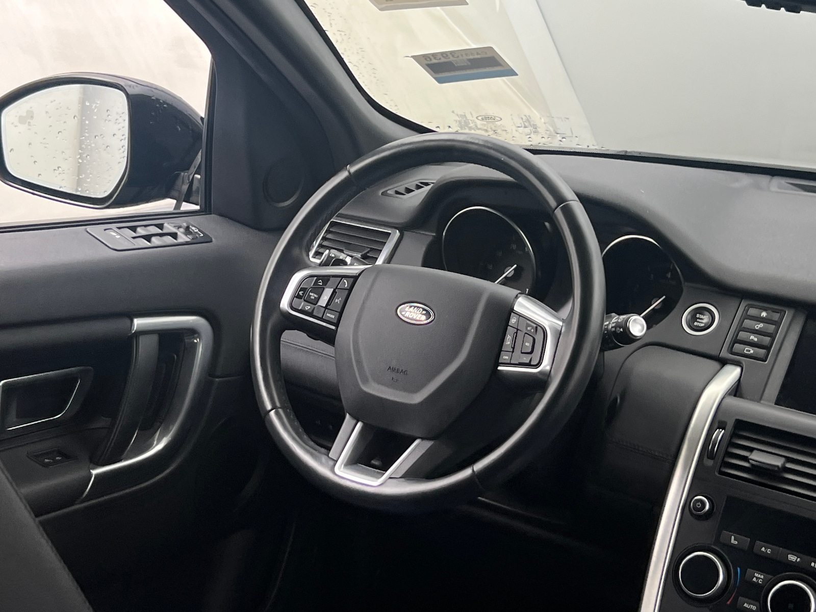 Thumbnail: 2019 Land Rover Discovery Sport - 4