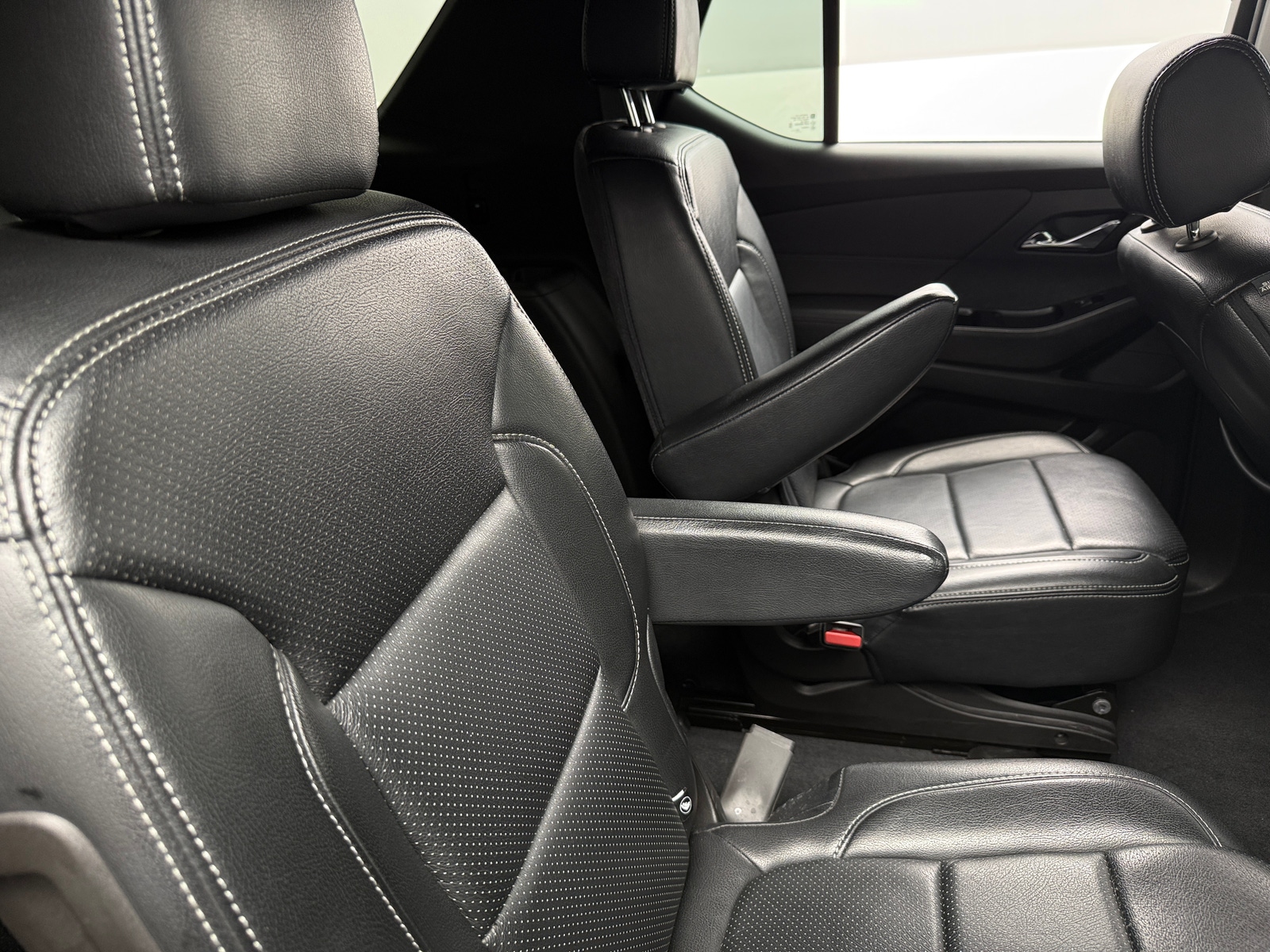 Thumbnail: 2023 Chevrolet Traverse - 6