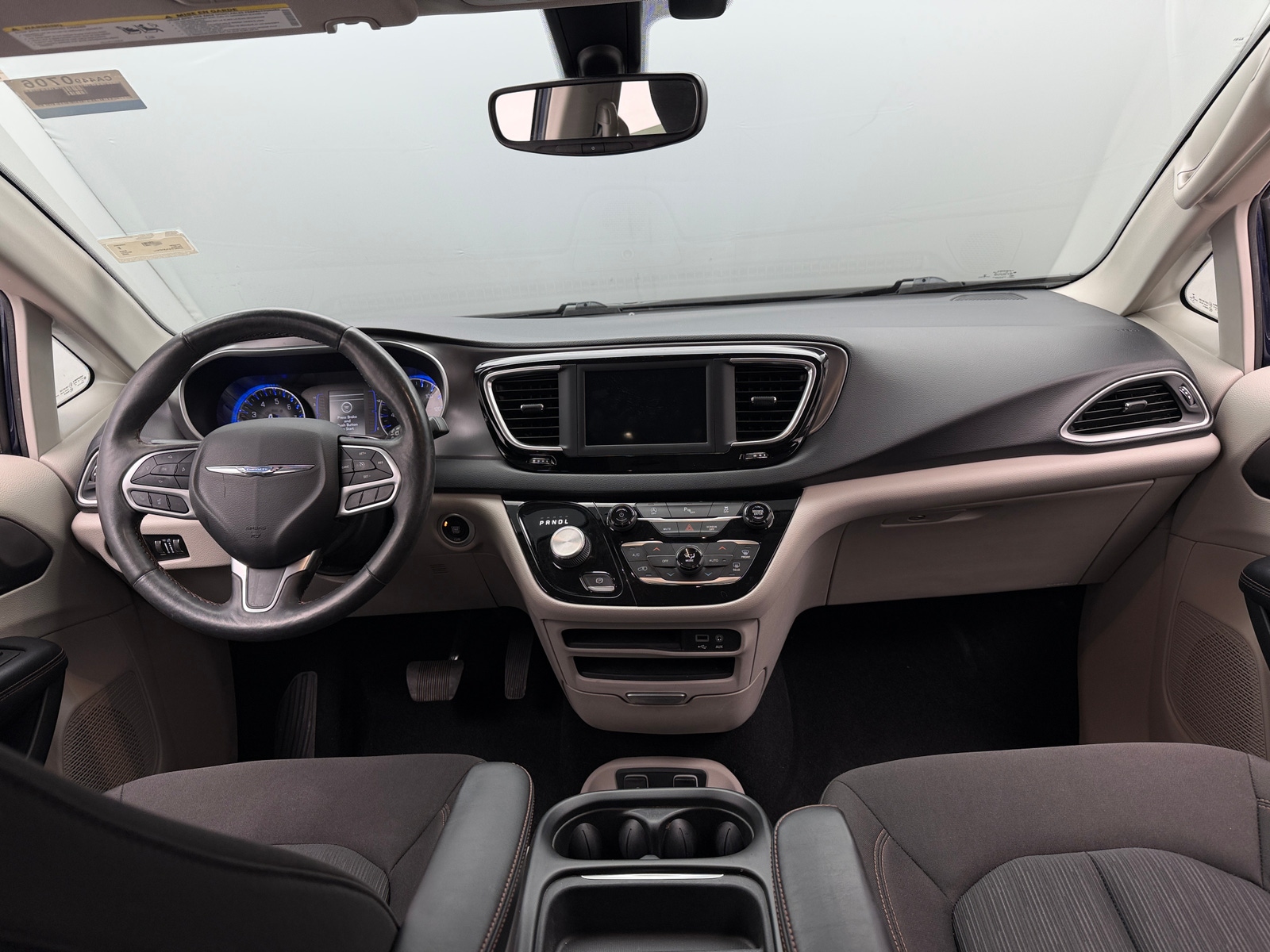 Thumbnail: 2020 Chrysler Pacifica - 3