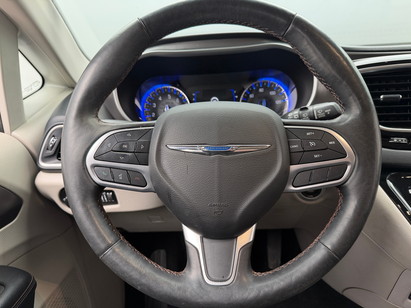 Thumbnail: 2020 Chrysler Pacifica - 5