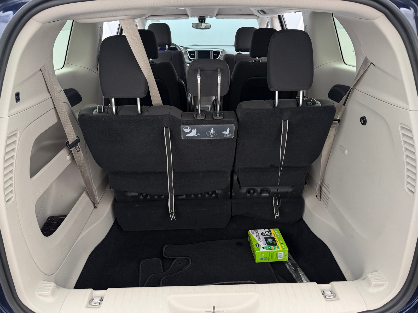 Thumbnail: 2020 Chrysler Pacifica - 7