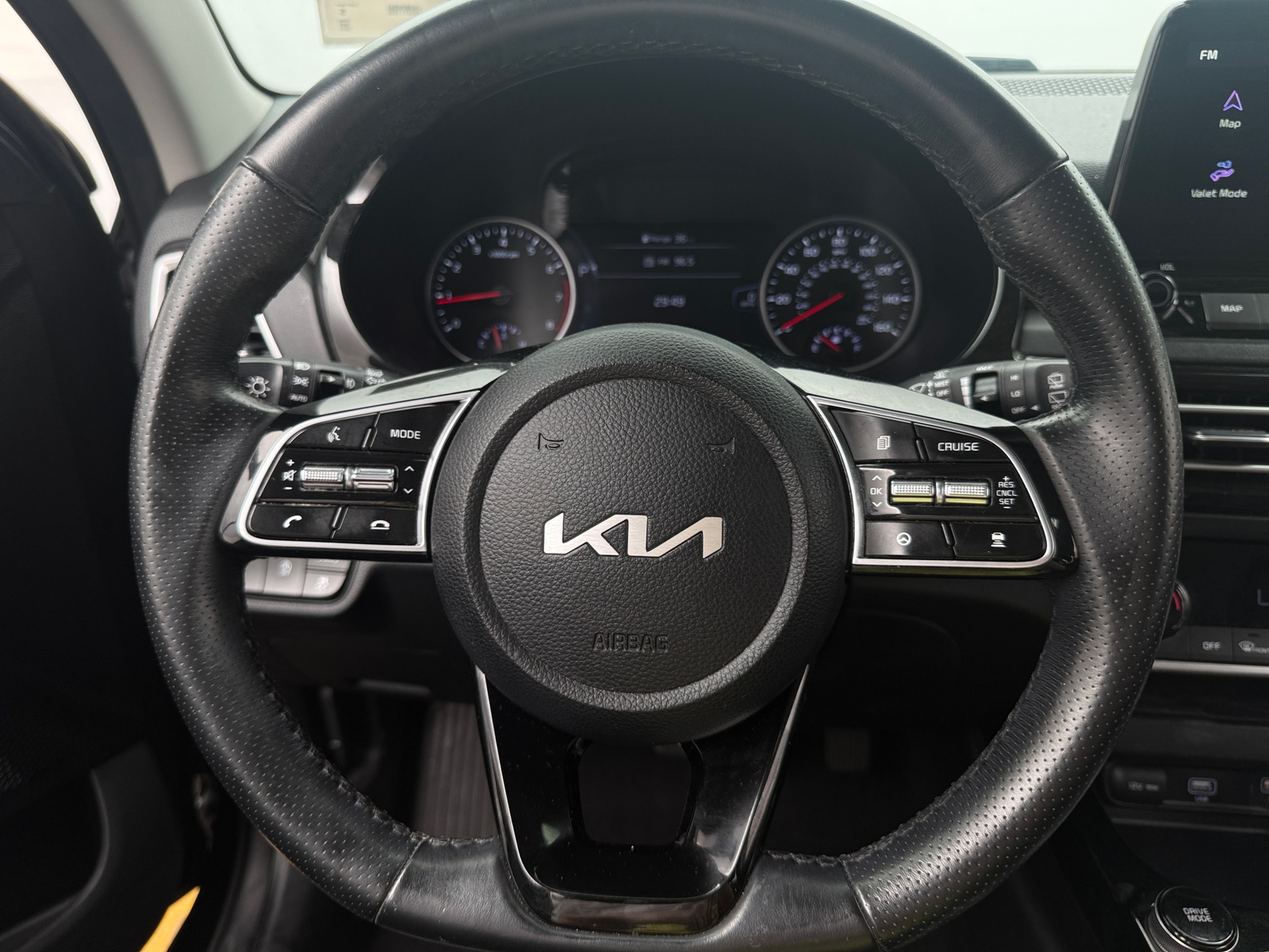 Thumbnail: 2022 Kia Seltos - 4