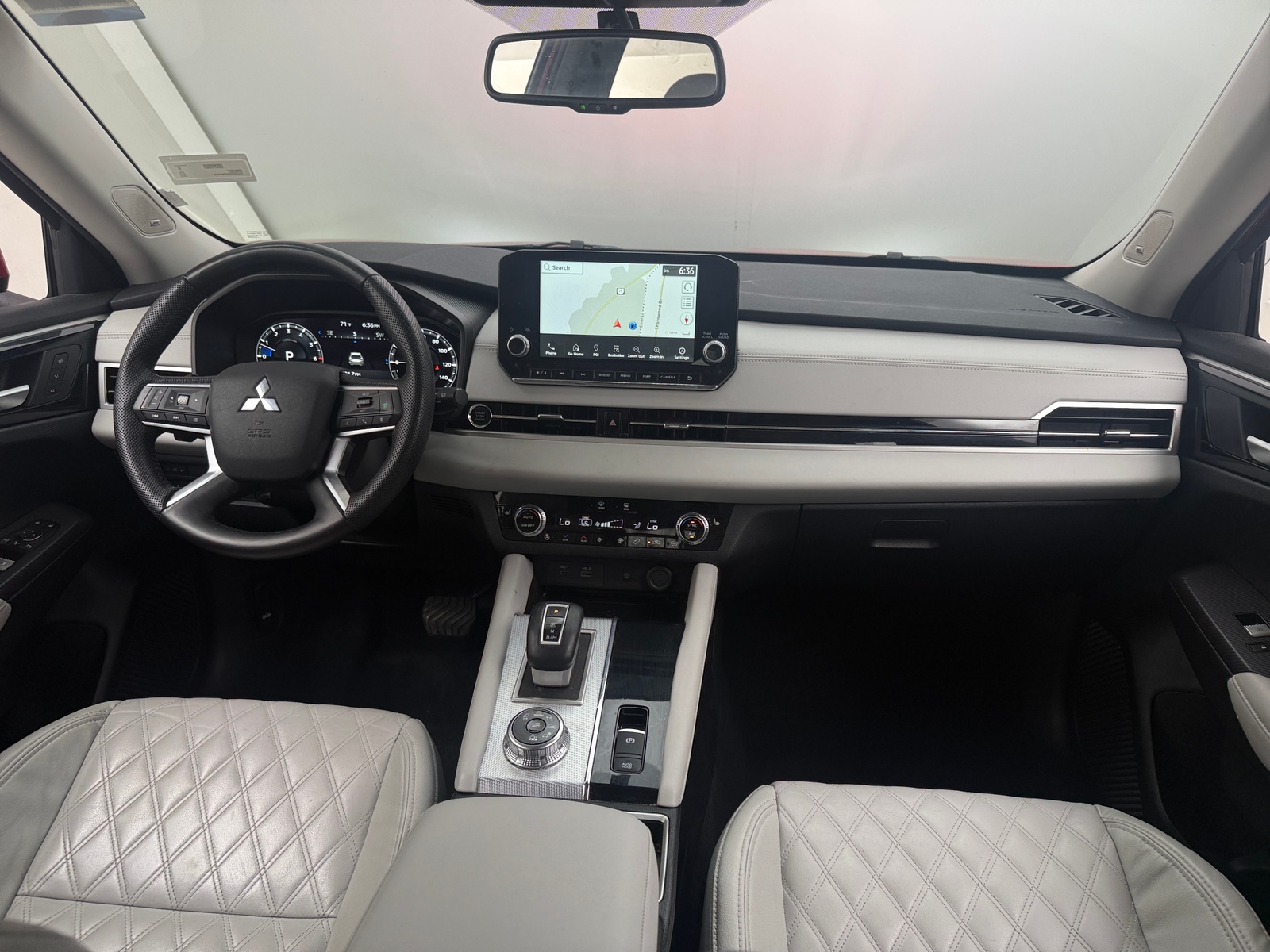 Thumbnail: 2023 Mitsubishi Outlander - 2