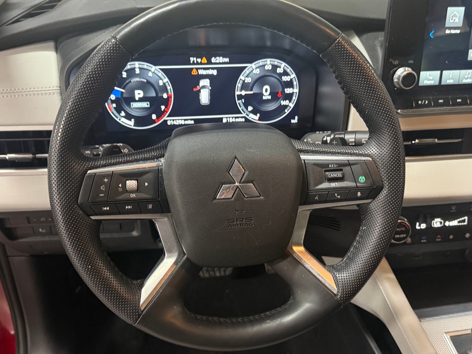 Thumbnail: 2023 Mitsubishi Outlander - 4