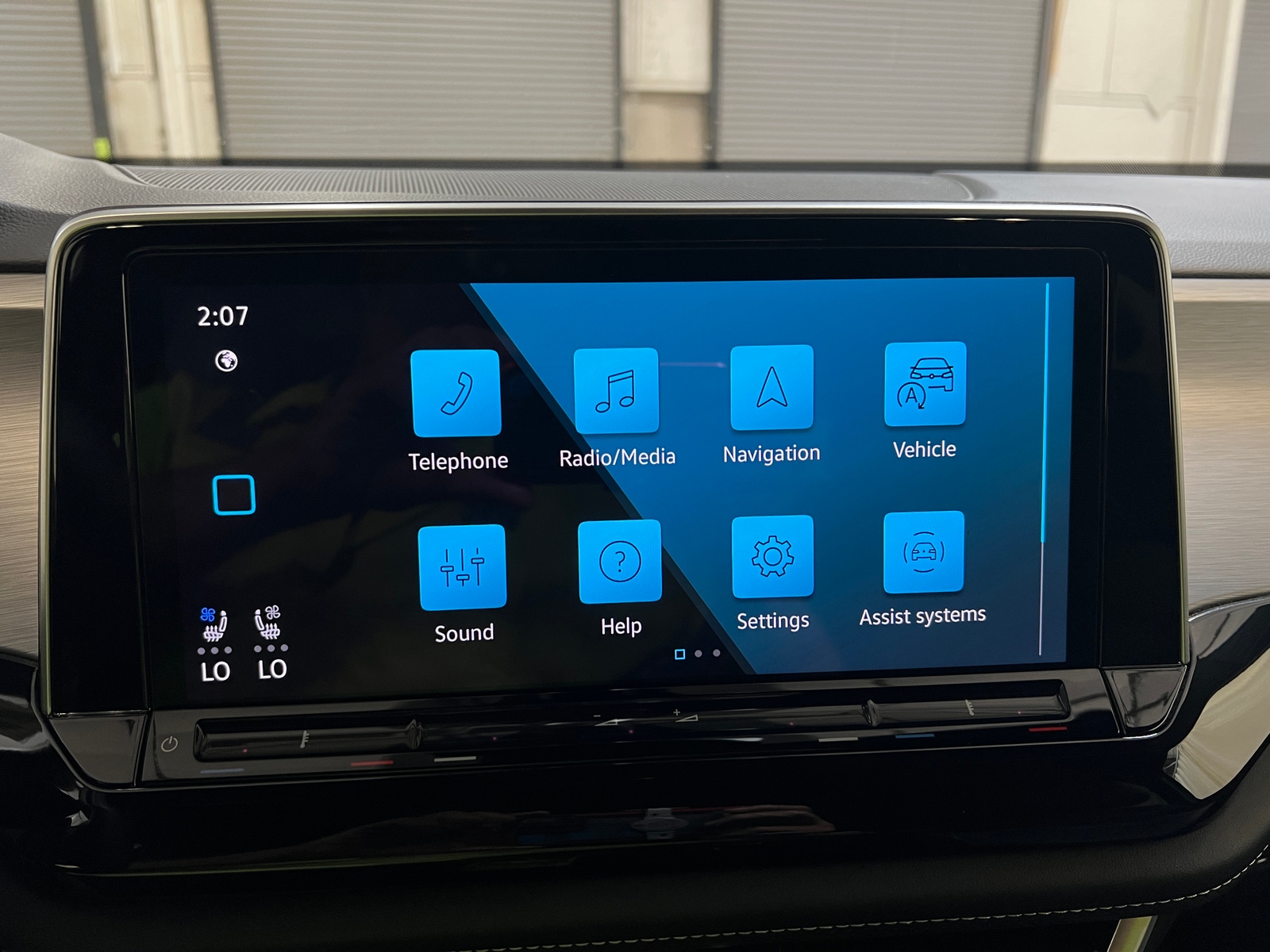 Thumbnail: 2025 Volkswagen Atlas - 3