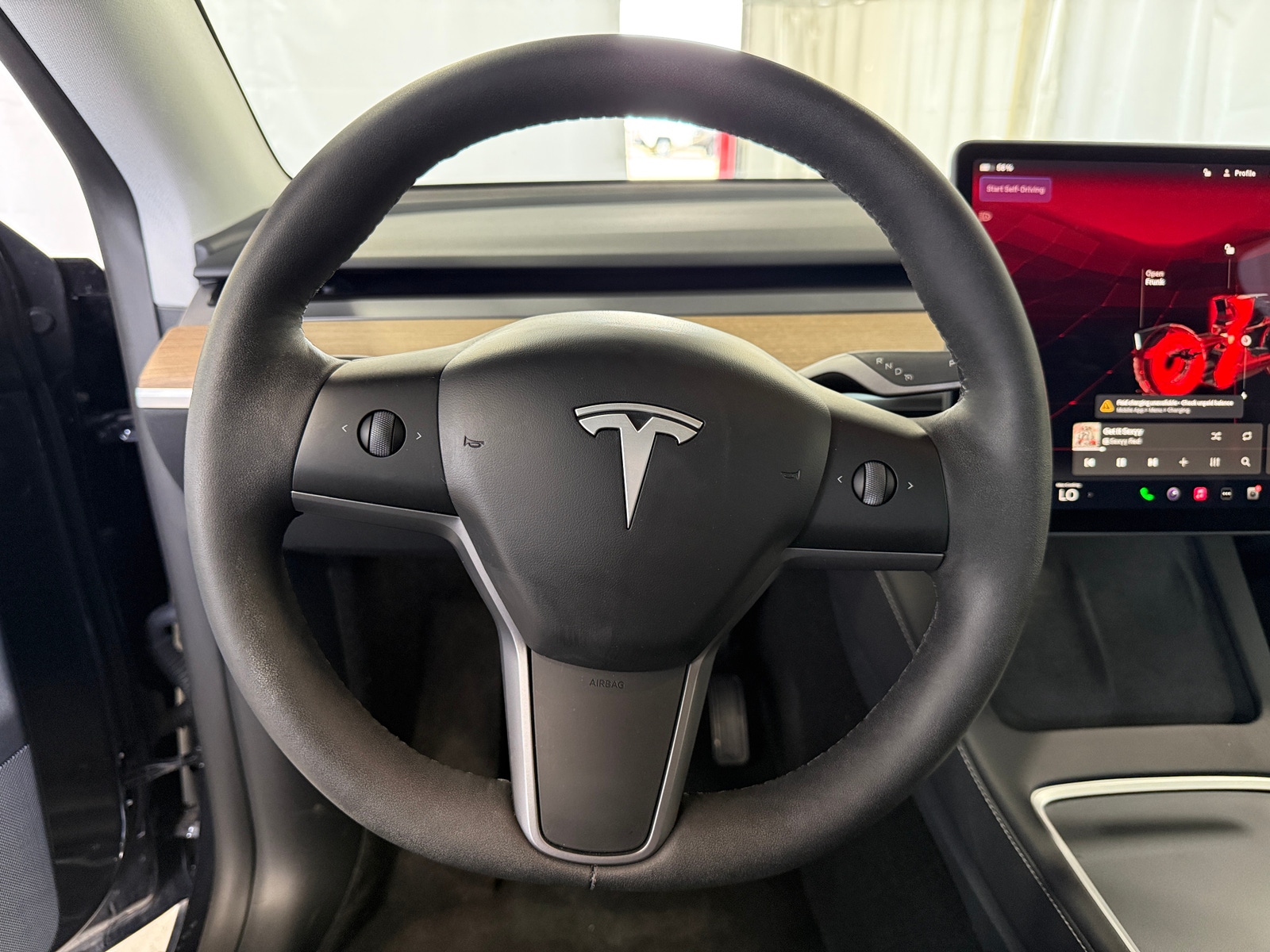 Thumbnail: 2025 Tesla Model Y - 4