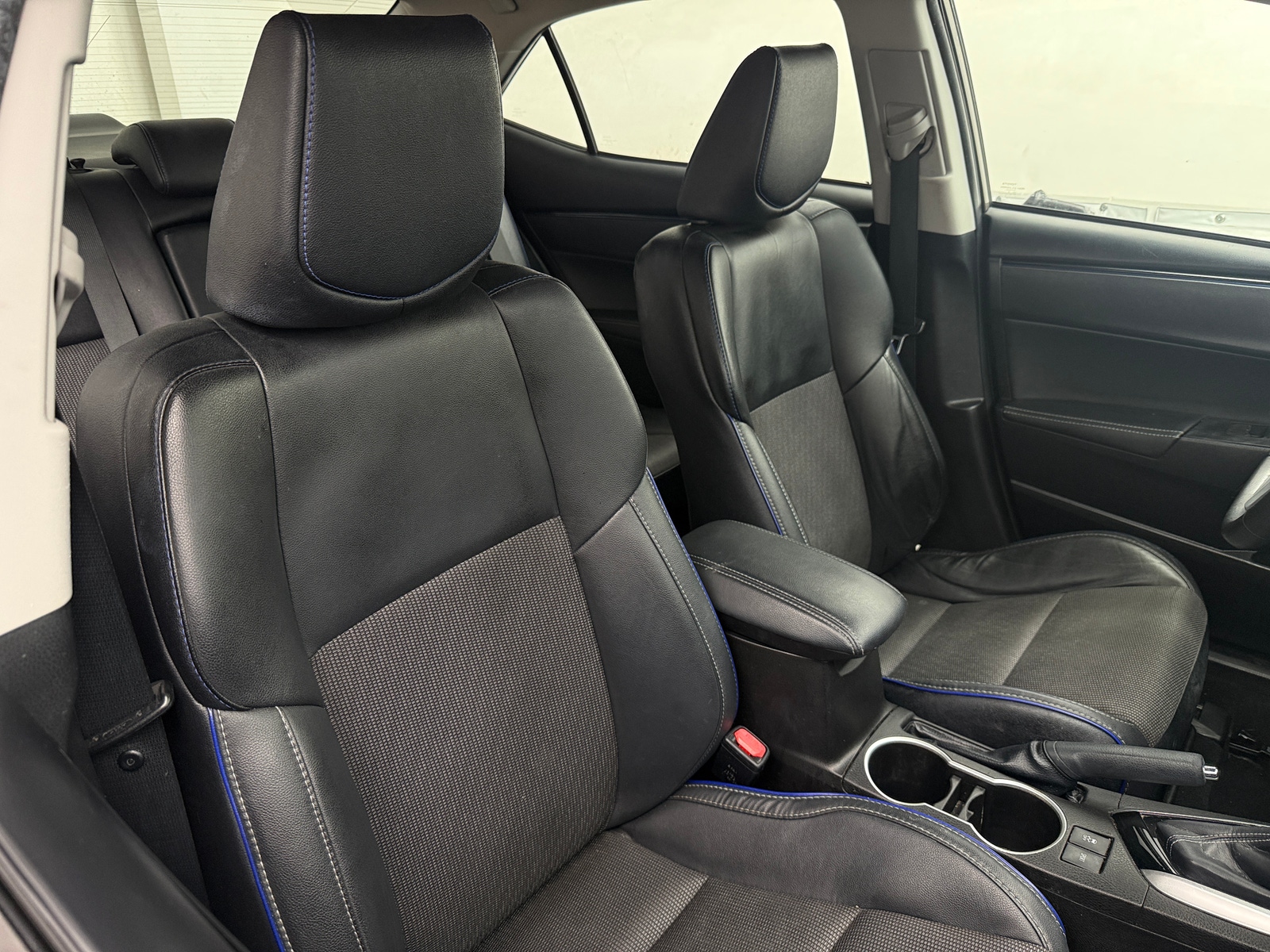 Thumbnail: 2017 Toyota Corolla - 2