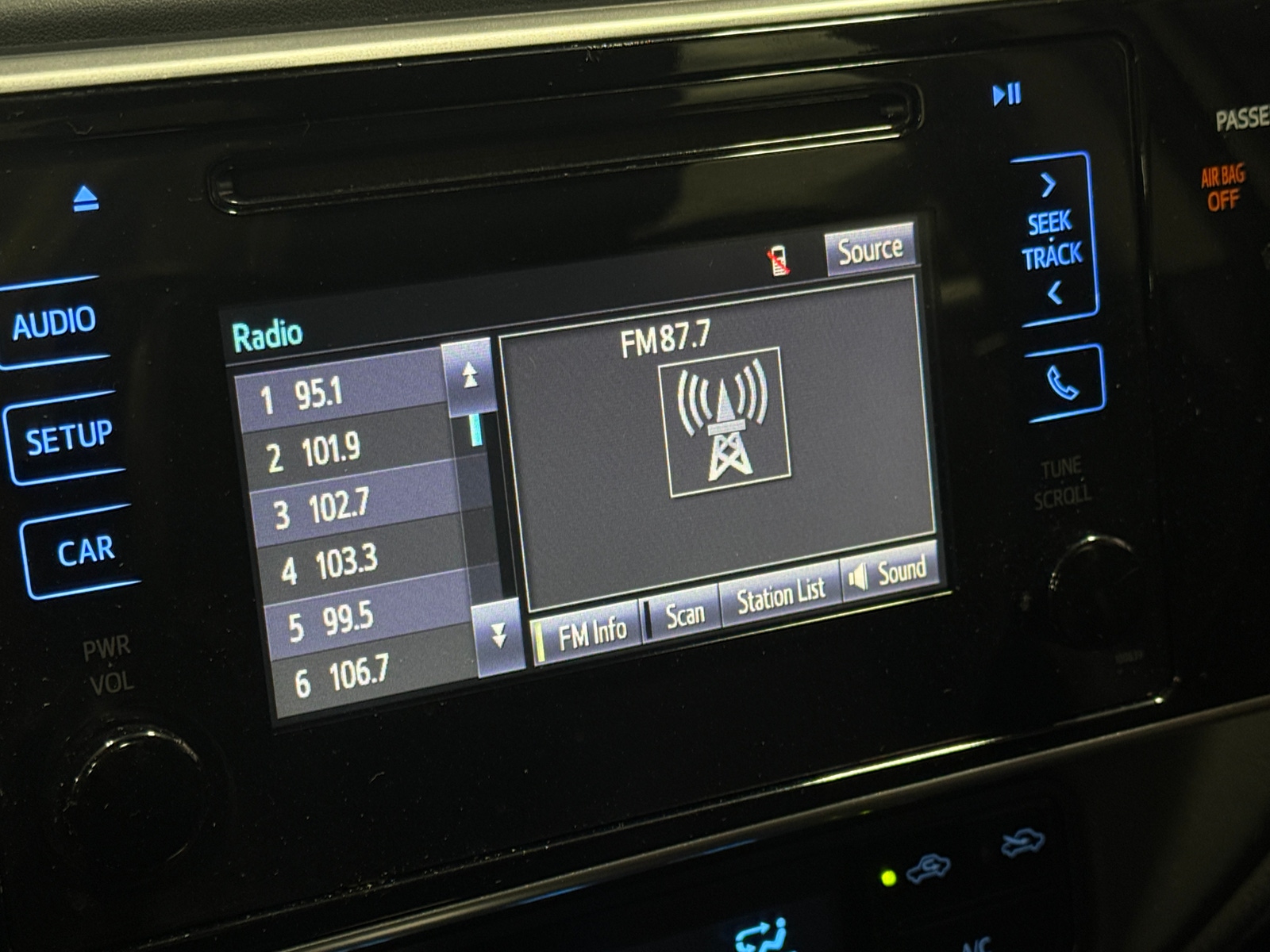 Thumbnail: 2017 Toyota Corolla - 4