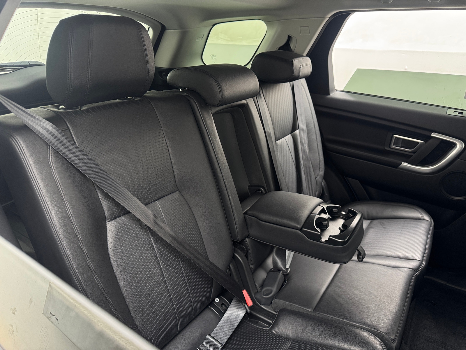 Thumbnail: 2019 Land Rover Discovery Sport - 5