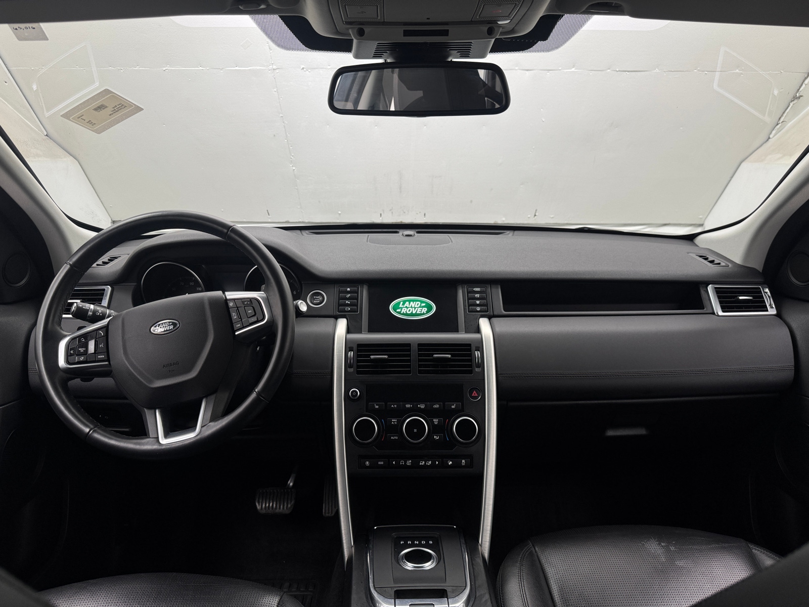 Thumbnail: 2019 Land Rover Discovery Sport - 2