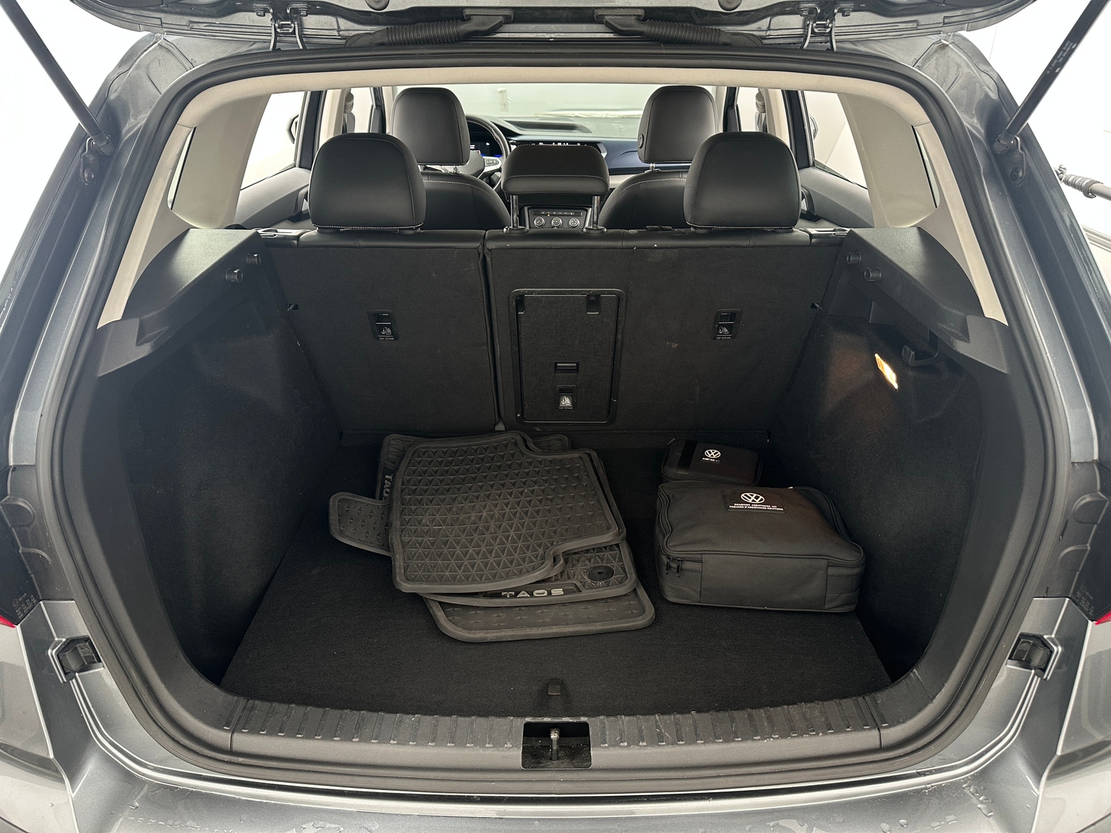 Thumbnail: 2022 Volkswagen Taos - 7