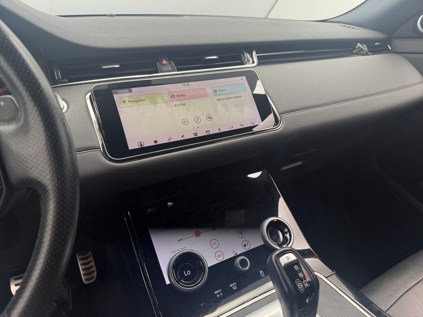 Thumbnail: 2020 Land Rover Range Rover Evoque - 3