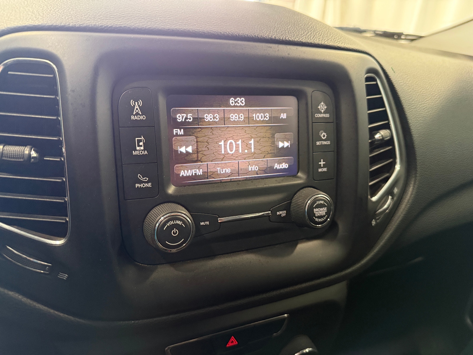 Thumbnail: 2018 Jeep Compass - 4