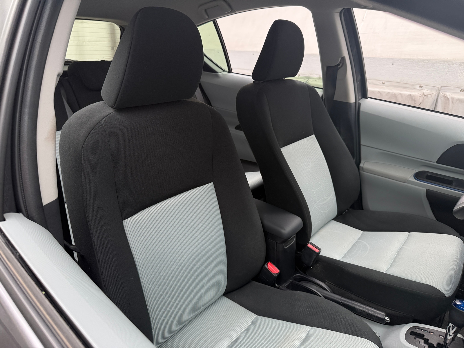 Thumbnail: 2013 Toyota Prius c - 2