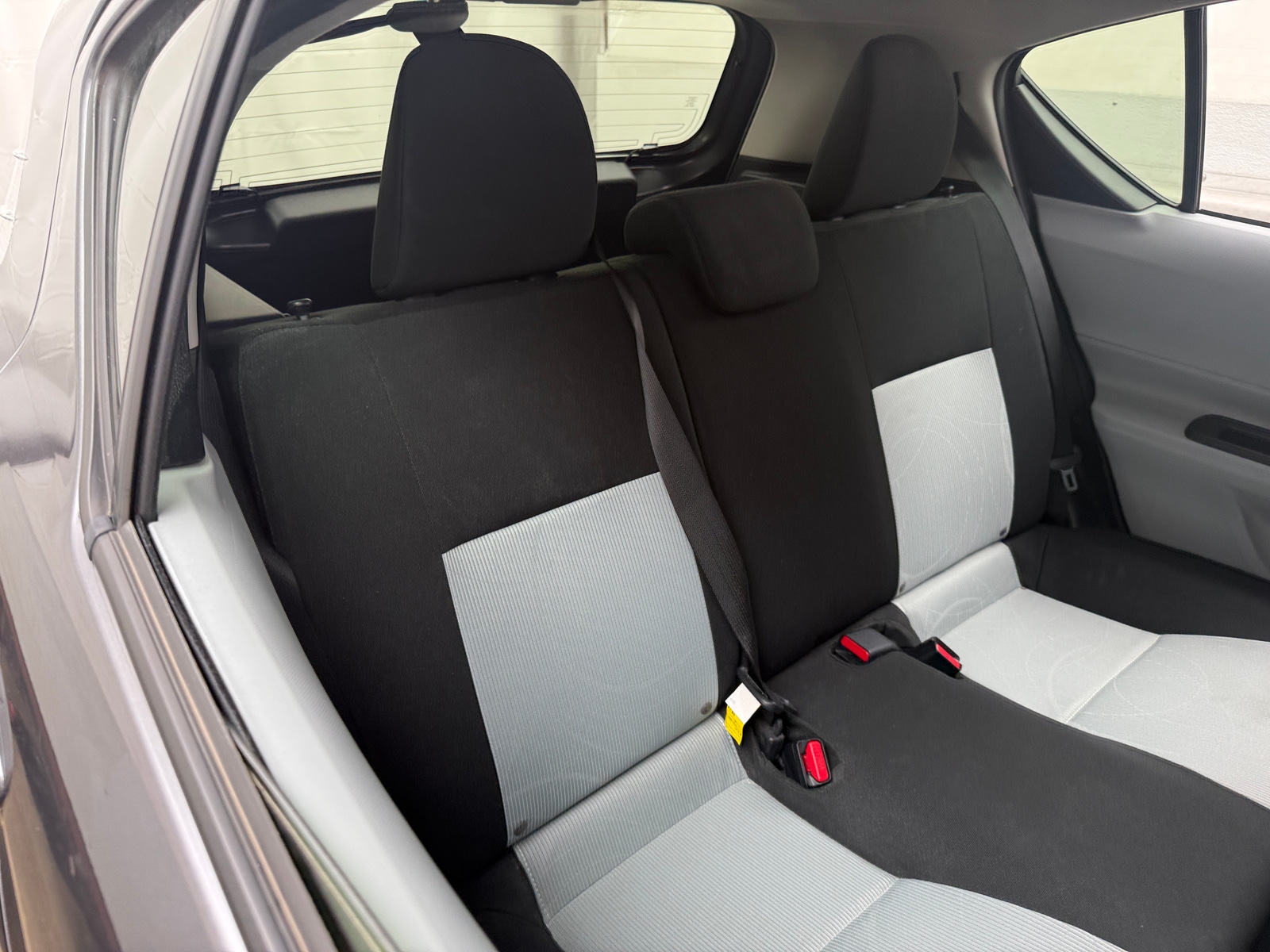 Thumbnail: 2013 Toyota Prius c - 6