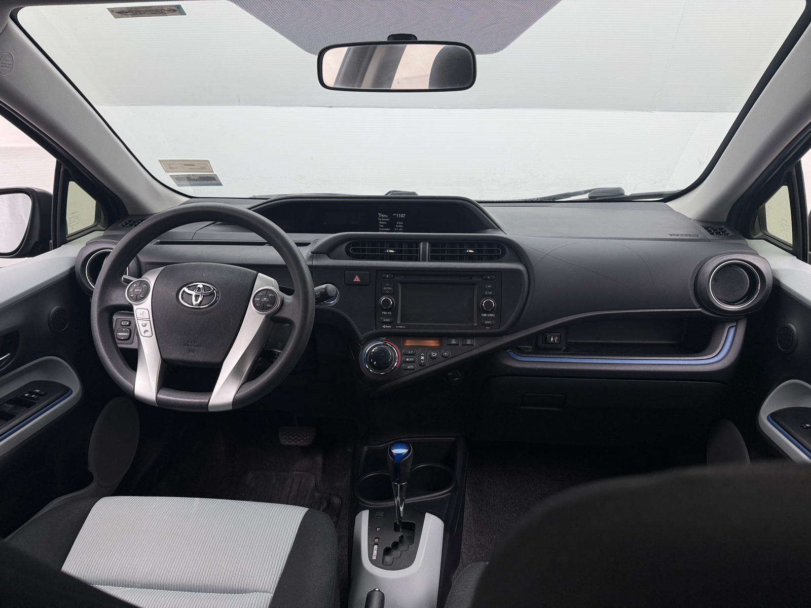 Thumbnail: 2013 Toyota Prius c - 3