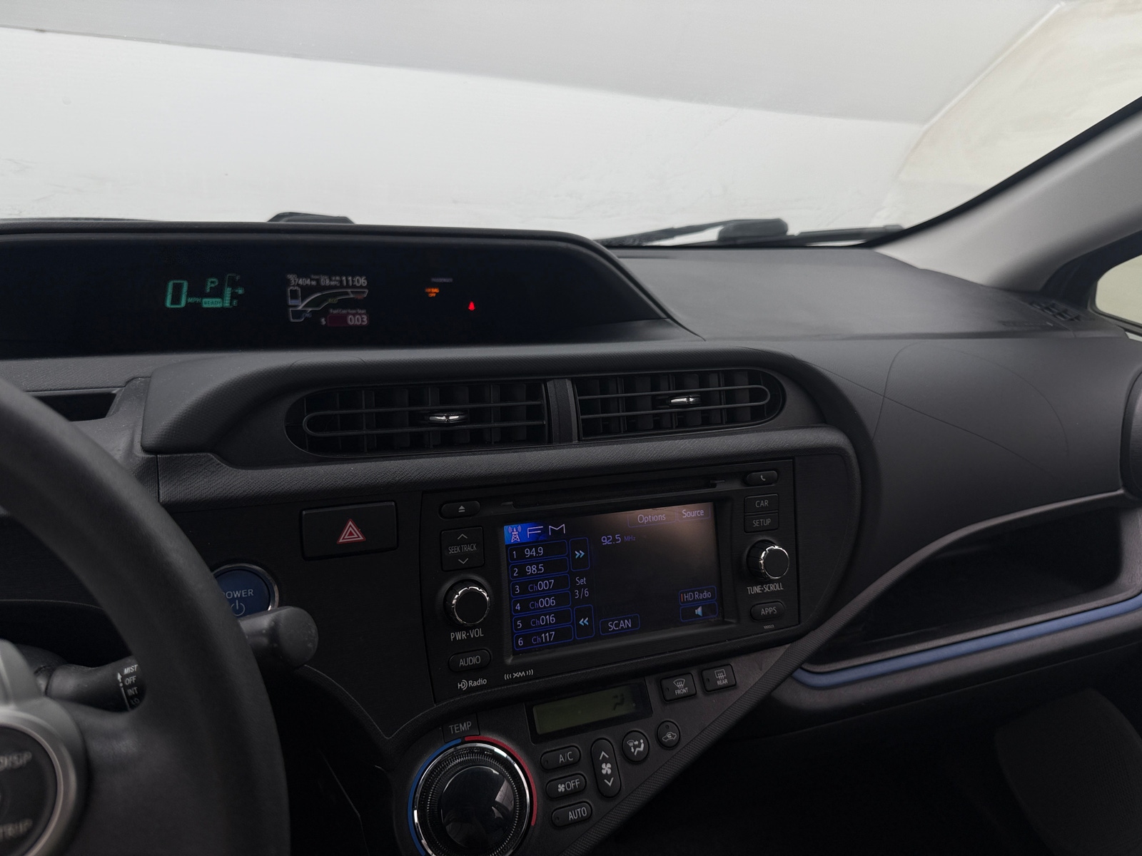 Thumbnail: 2013 Toyota Prius c - 4