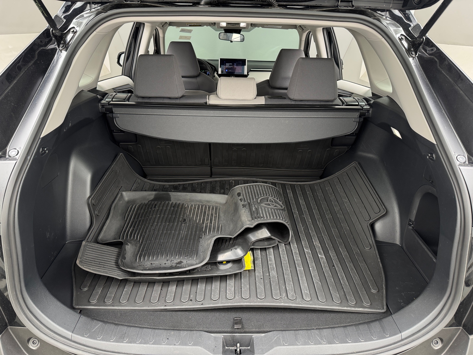 Thumbnail: 2025 Toyota RAV4 - 7