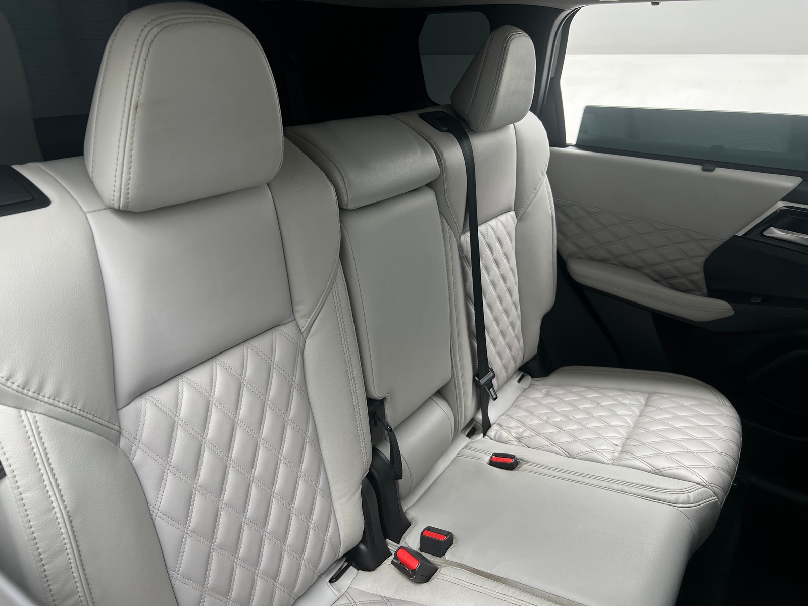 Thumbnail: 2023 Mitsubishi Outlander - 5