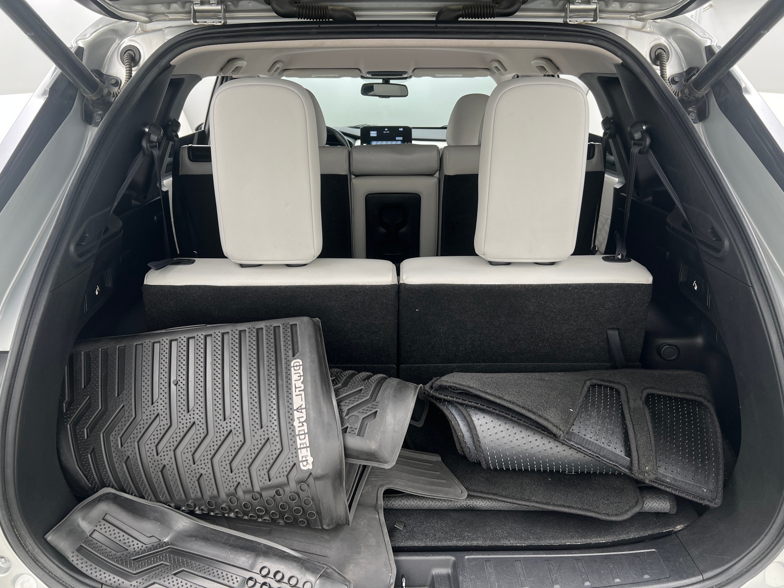 Thumbnail: 2023 Mitsubishi Outlander - 6