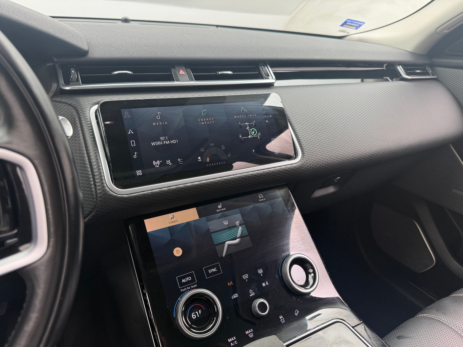 Thumbnail: 2022 Land Rover Range Rover Velar - 3