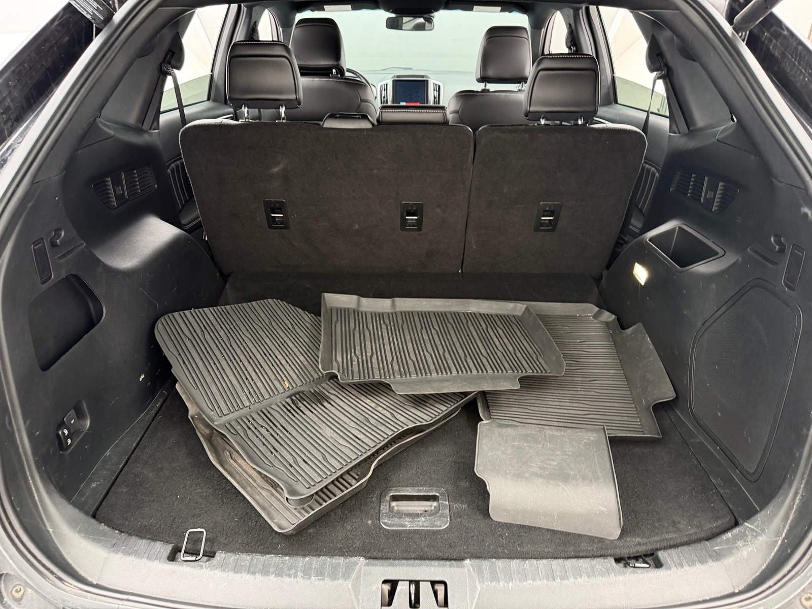 Thumbnail: 2021 Ford Edge - 6