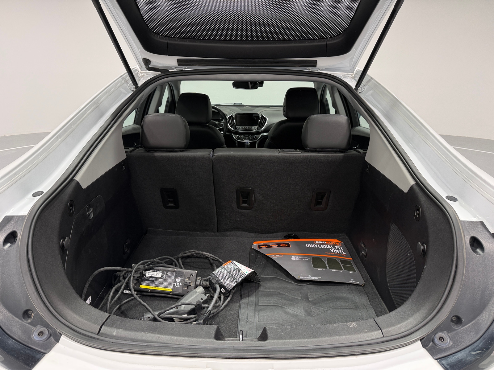 Thumbnail: 2017 Chevrolet Volt - 6