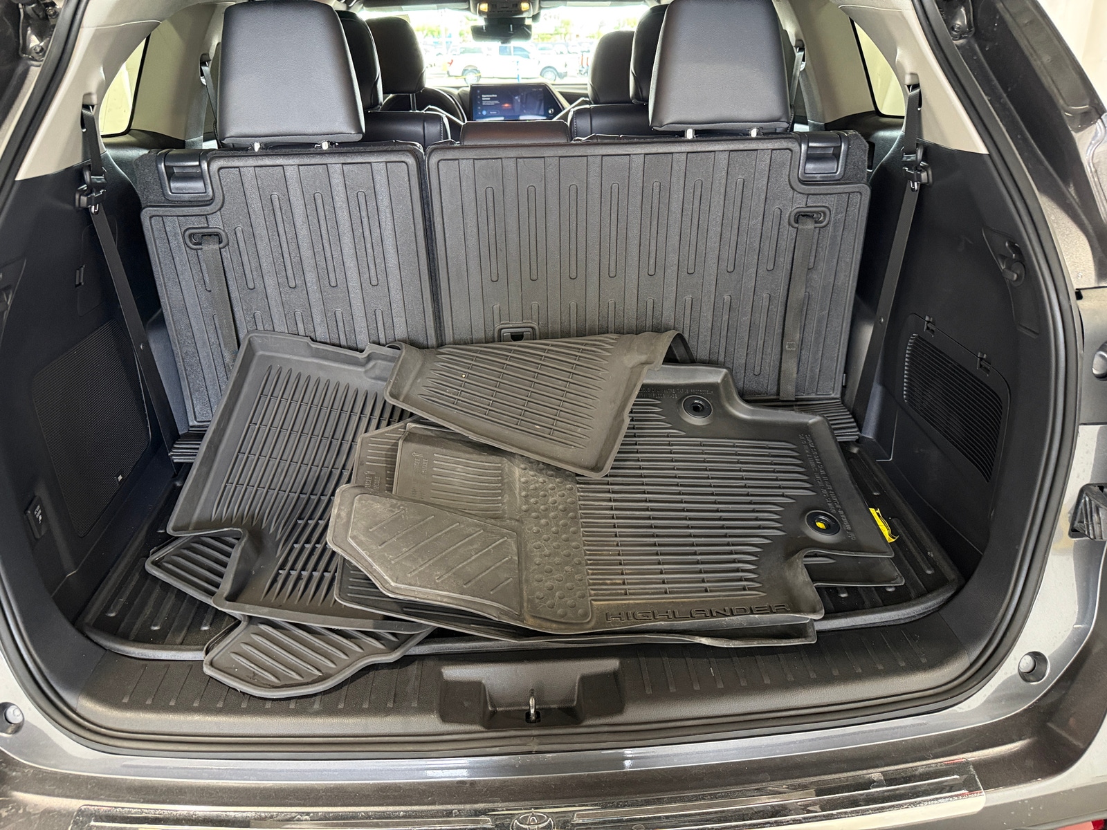 Thumbnail: 2024 Toyota Highlander - 6