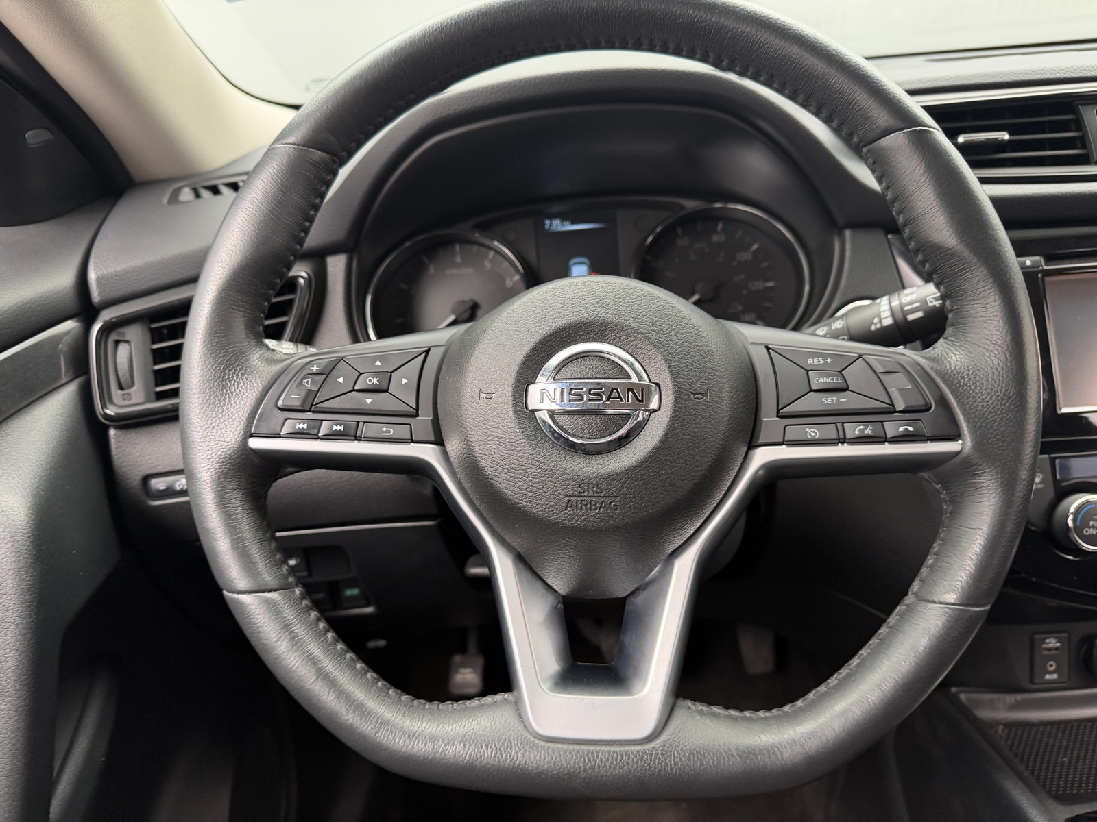 Thumbnail: 2017 Nissan Rogue - 5