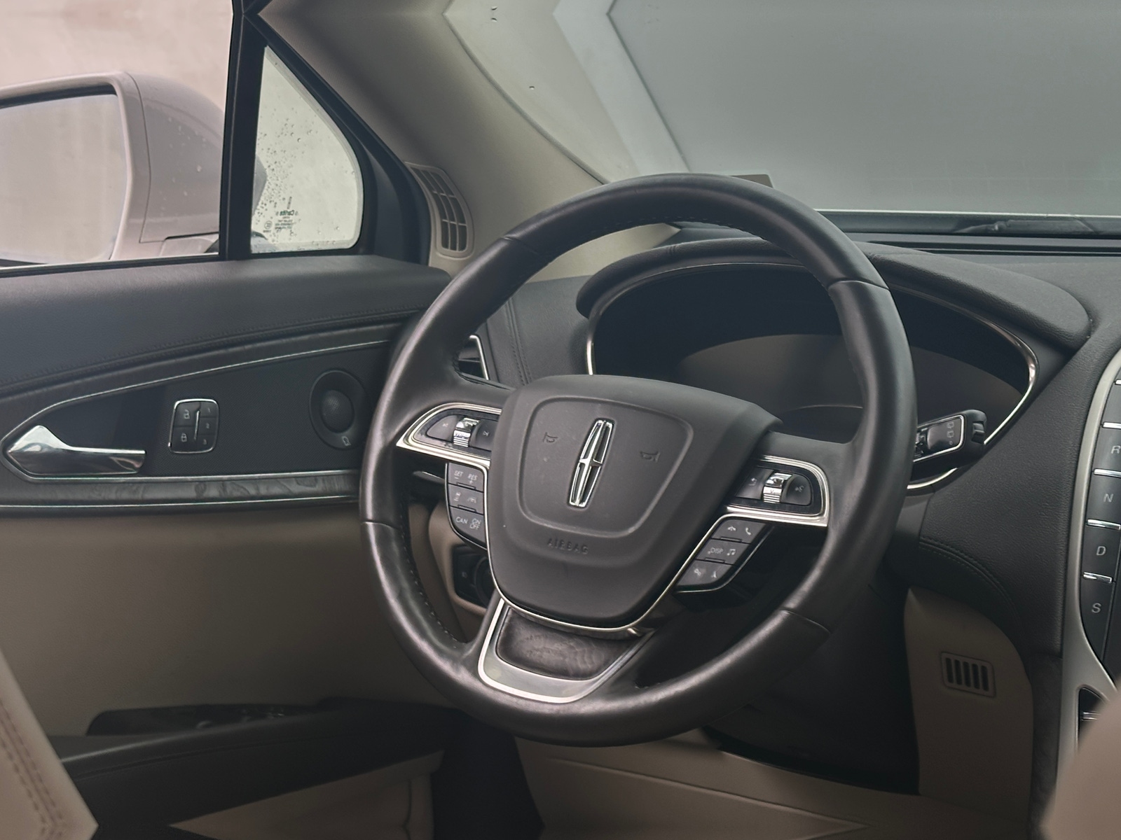 Thumbnail: 2019 Lincoln Nautilus - 4