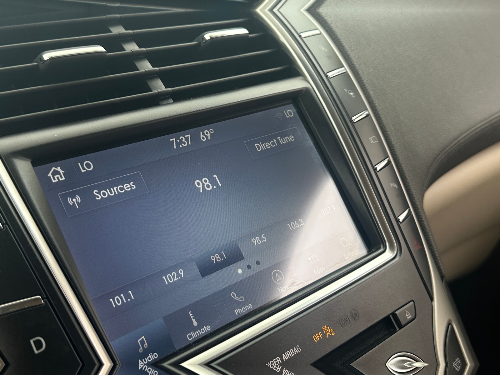 Thumbnail: 2019 Lincoln Nautilus - 3